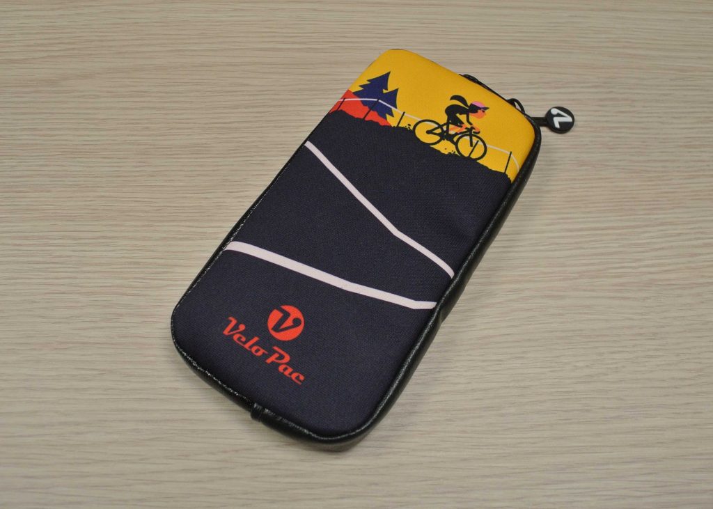 VeloPac RidePac MAX Slim - Pochette De Selle Cycliste Bleu Ciel étanche | Pour Téléphone, Gels, Clés - Compatible Plupart Maillots
